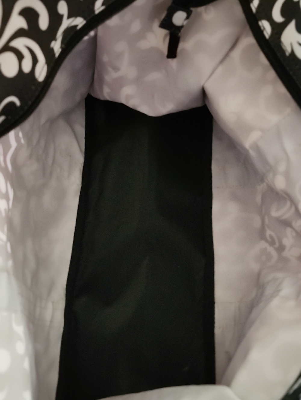 Thirty One Black & White Patterned Tote Bag With Multiple Pockets & 2 Straps - Picture 5 of 6